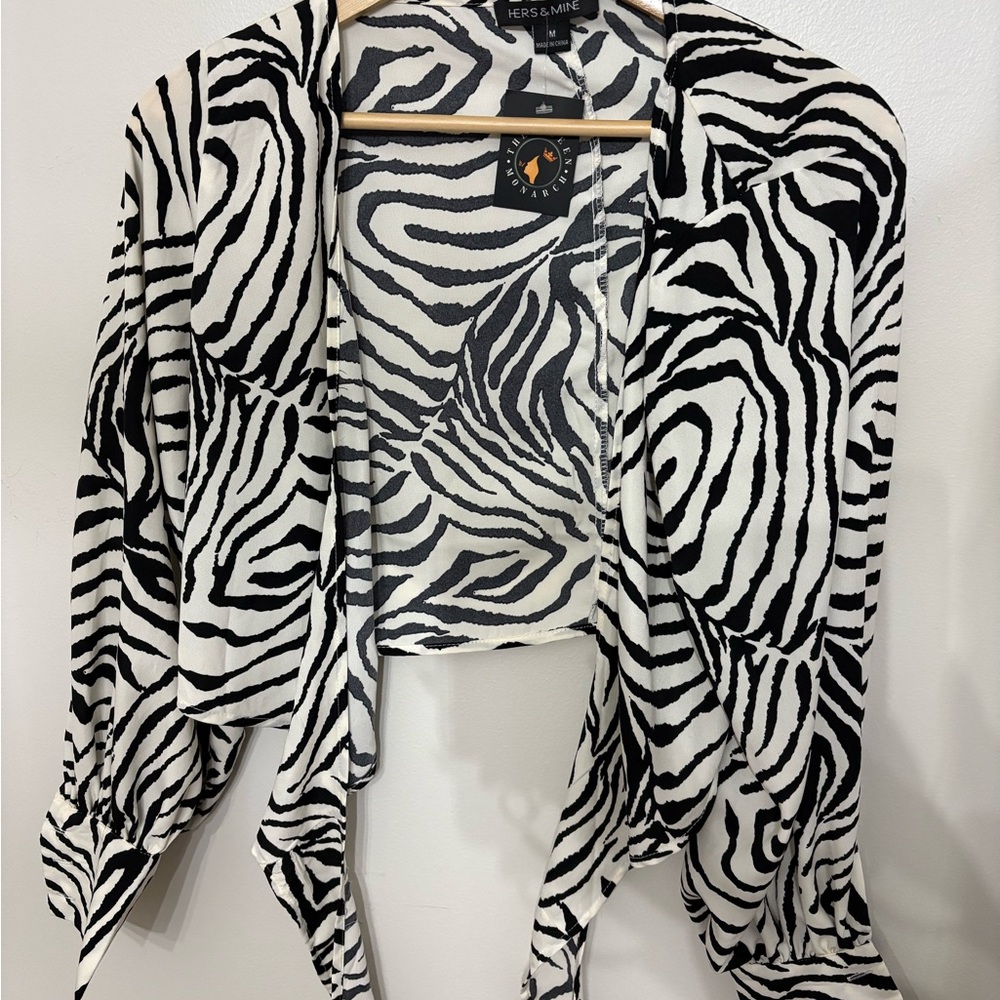 Hers & Mine Black and White Zebra Print tie up  Blouse M